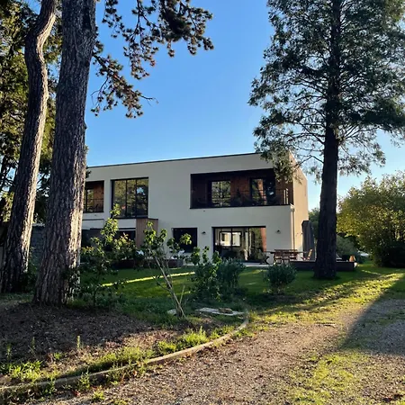 Bread Et Couette Bed & Breakfast 3*